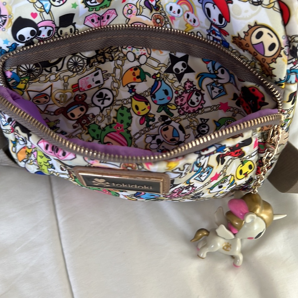 Tokidoki Chained Love Crossbody Bag with Unicorno keychain… Very Rare Bag - Picture 8 of 8